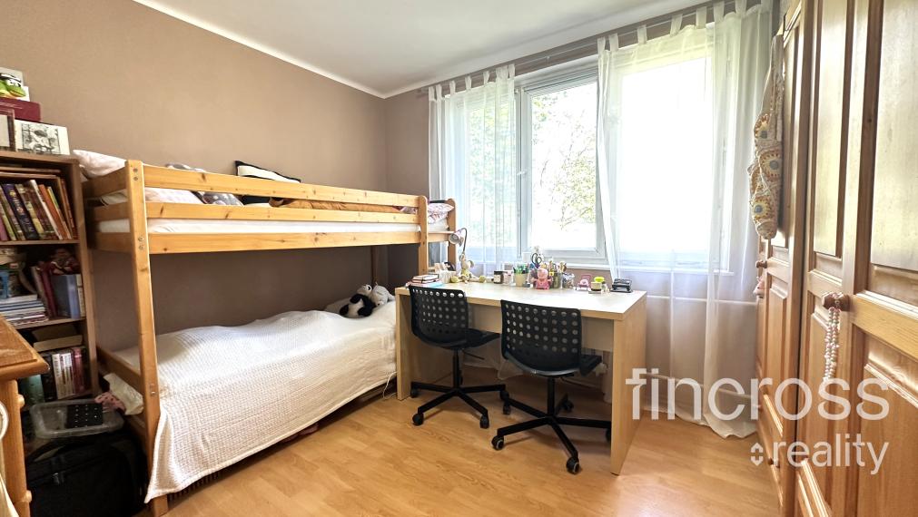 PREDANÝ - 4 izbový byt na predaj v exkluzívnej lokalite Trenčína - Hodžova ulica