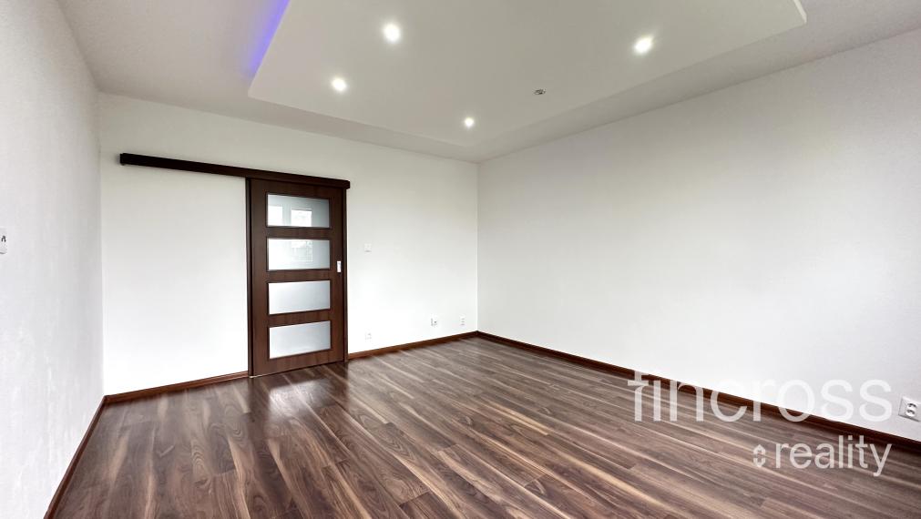 PREDANÝ - EXKLUZÍVNE - Slnečný a štýlový 3-izbový byt po kompletnej rekonštrukcii v Považskej Bystrici!