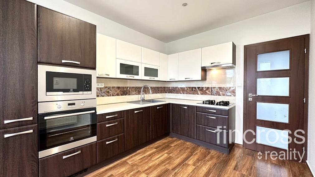 PREDANÝ - EXKLUZÍVNE - Slnečný a štýlový 3-izbový byt po kompletnej rekonštrukcii v Považskej Bystrici!