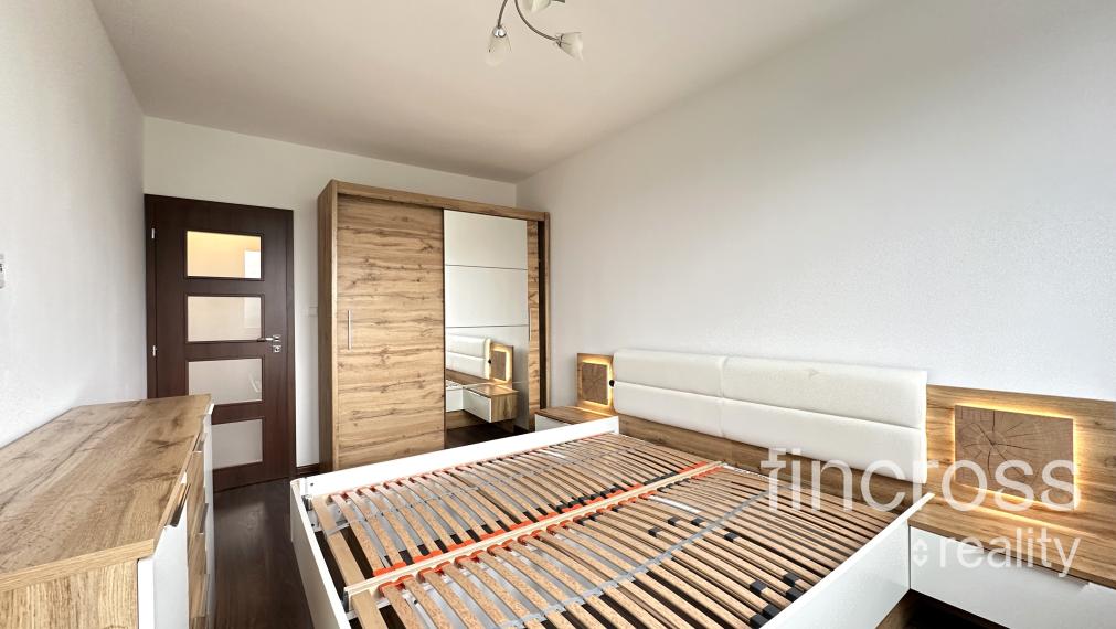 PREDANÝ - EXKLUZÍVNE - Slnečný a štýlový 3-izbový byt po kompletnej rekonštrukcii v Považskej Bystrici!