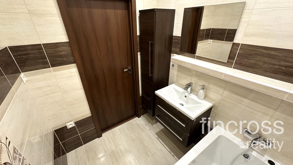 PREDANÝ - EXKLUZÍVNE - Slnečný a štýlový 3-izbový byt po kompletnej rekonštrukcii v Považskej Bystrici!