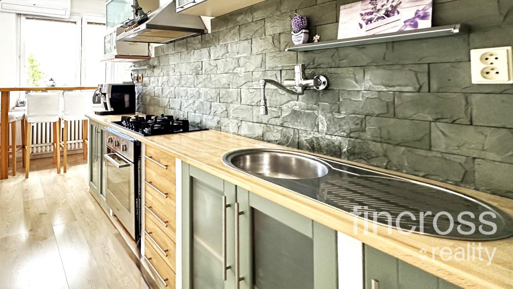 PREDANÝ - PREMIUM  4. izb. byt - Centrum I. - 80m2, KOMPLETNE VYBEVENÝ + KLIMATIZÁCIA a 2x balkón