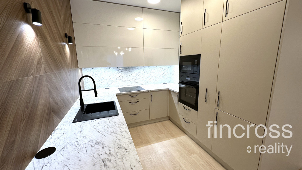 Kompletne vkusne zariadený 2-izbový byt s terasou 110 m² - ihneď k dispozícii!