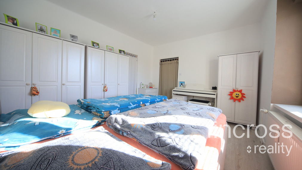 REZERVOVANÝ - Výnimočný 3-izbový byt po rekonštrukcii v top lokalite Trenčína – Ulica 28. októbra