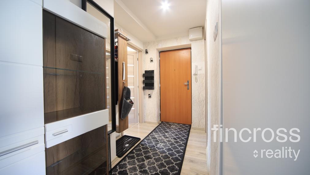 PRENAJATÉ - Prenájom kompletne prerobeného 2-izbového na 3-izbový v prestížnej lokalite Trenčína – Sihoť, ulica Kpt. Nálepku pri ARÉNE MARIÁNA GÁBORÍKA