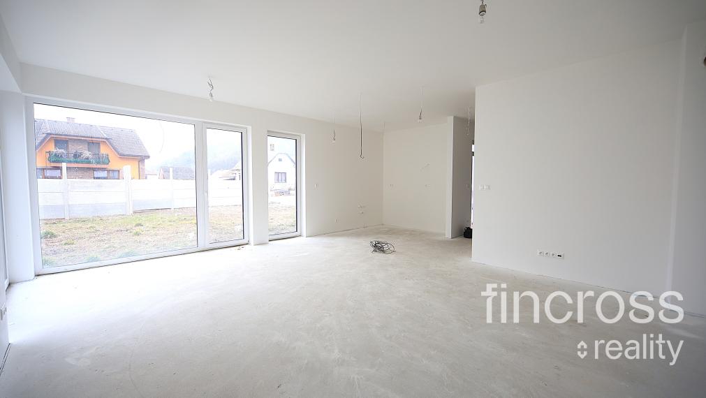 Novostavba rodinného domu v Streženiciach pri Púchove. S nákladmi na bývanie 80€ mesačne.