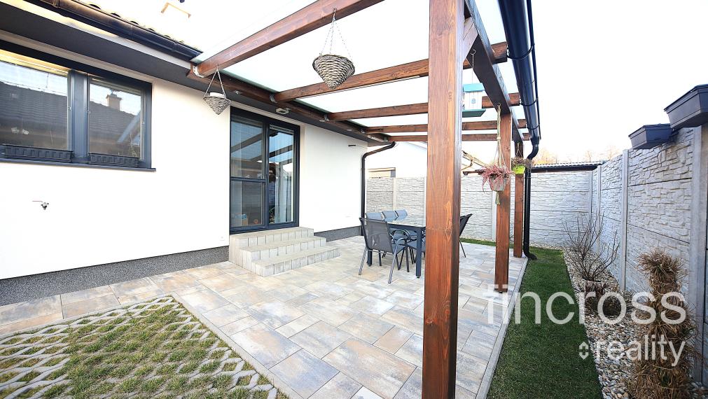 REZERVOVANÝ ! VYSNÍVANÝ DOMOV PRE VAŠU RODINU – MODERNÁ NOVOSTAVBA V KLOBUŠICIACH!