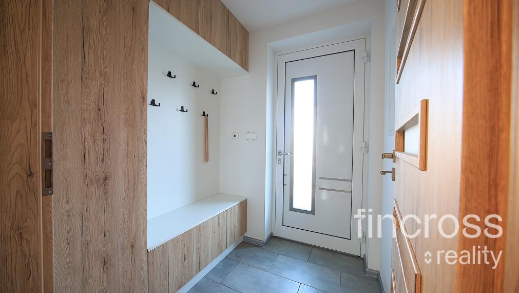 REZERVOVANÝ ! VYSNÍVANÝ DOMOV PRE VAŠU RODINU – MODERNÁ NOVOSTAVBA V KLOBUŠICIACH!