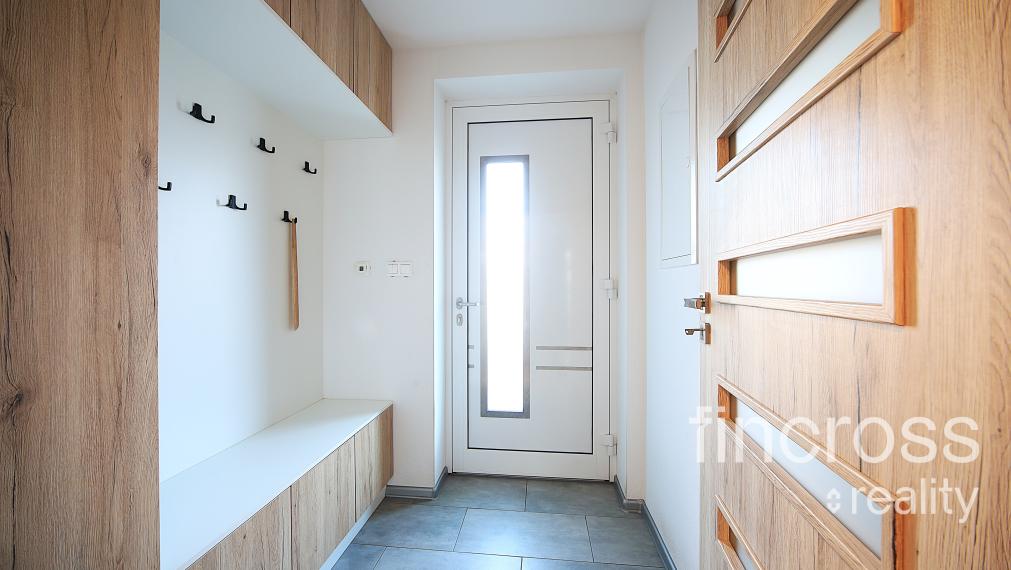 REZERVOVANÝ ! VYSNÍVANÝ DOMOV PRE VAŠU RODINU – MODERNÁ NOVOSTAVBA V KLOBUŠICIACH!