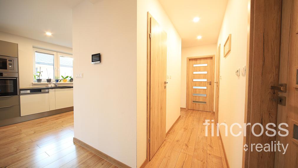 REZERVOVANÝ ! VYSNÍVANÝ DOMOV PRE VAŠU RODINU – MODERNÁ NOVOSTAVBA V KLOBUŠICIACH!