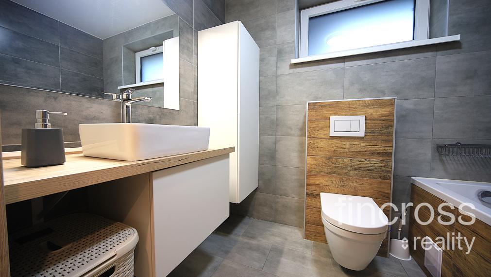 REZERVOVANÝ ! VYSNÍVANÝ DOMOV PRE VAŠU RODINU – MODERNÁ NOVOSTAVBA V KLOBUŠICIACH!