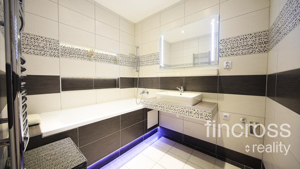 PREDANÝ - Exkluzívna ponuka! Priestranný 3-izbový byt v Trenčíne – Sihoť, ulica Sibírska