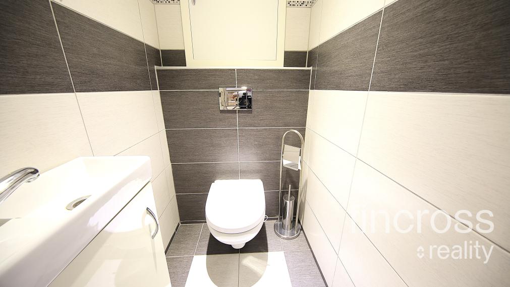 PREDANÝ - Exkluzívna ponuka! Priestranný 3-izbový byt v Trenčíne – Sihoť, ulica Sibírska