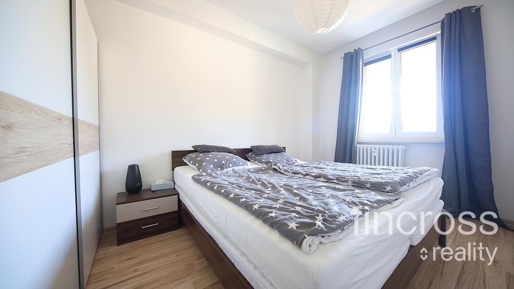 REZERVOVANÝ ! 2-izbový byt po rekonštrukcii s loggiou, kompletne vybavený – ideálny na bývanie aj investíciu!