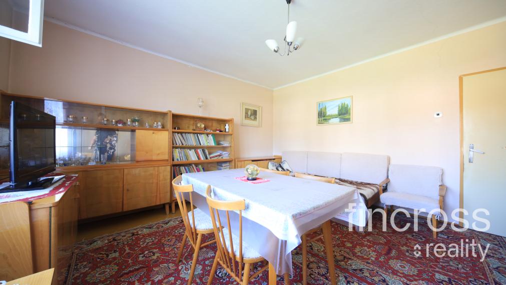 Rodinný dom s veľkým pozemkom v tichej obci Mikušovce, okres Ilava