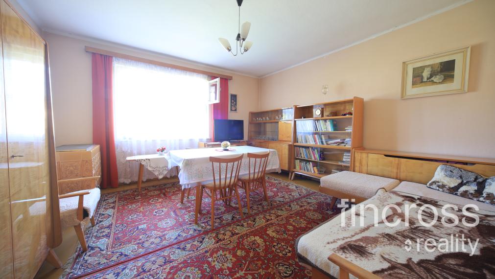 Rodinný dom s veľkým pozemkom v tichej obci Mikušovce, okres Ilava