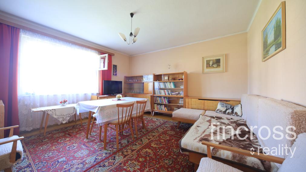 Rodinný dom s veľkým pozemkom v tichej obci Mikušovce, okres Ilava