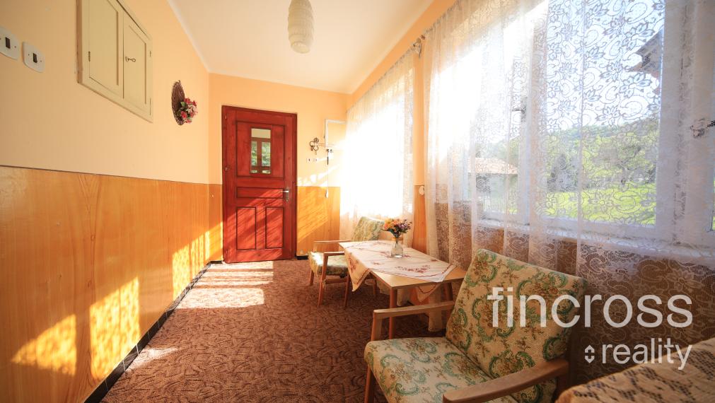 Rodinný dom s veľkým pozemkom v tichej obci Mikušovce, okres Ilava