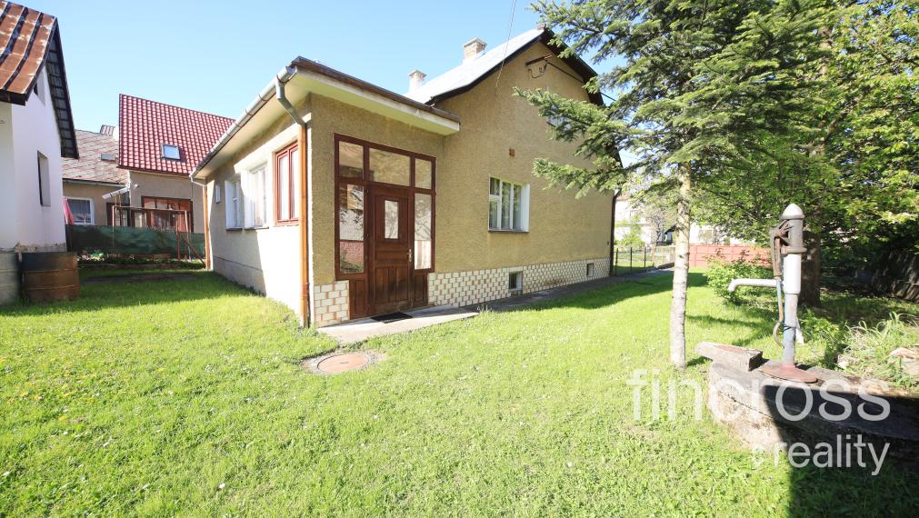 Rodinný dom s veľkým pozemkom v tichej obci Mikušovce, okres Ilava