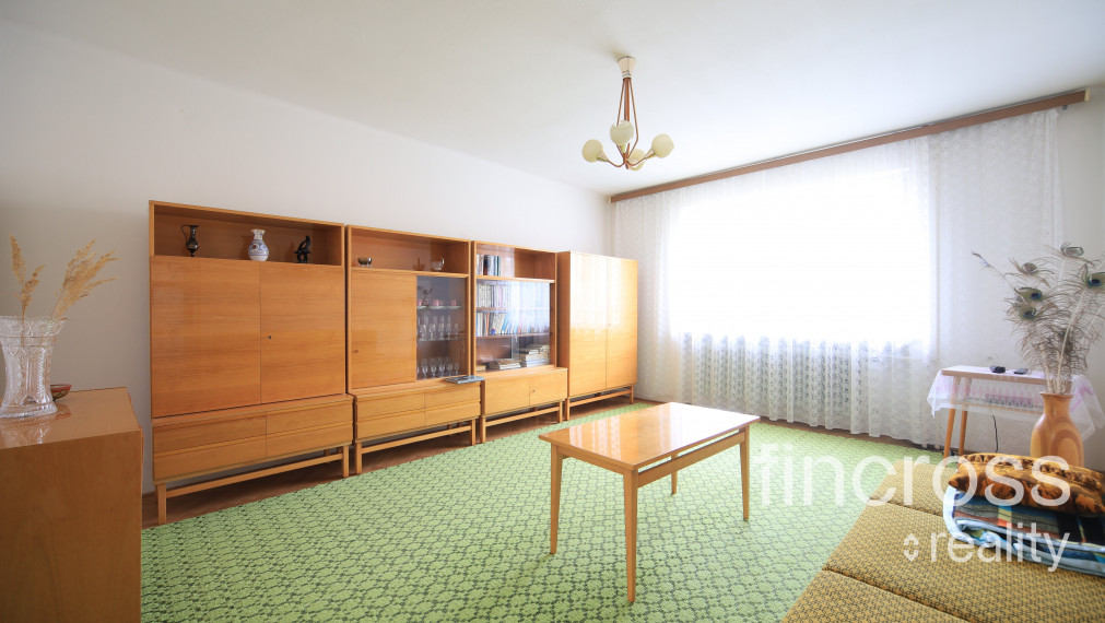 Priestranný rodinný dom s veľkým pozemkom v lukratívnej časti Dubnice nad Váhom – Palárikova ulica