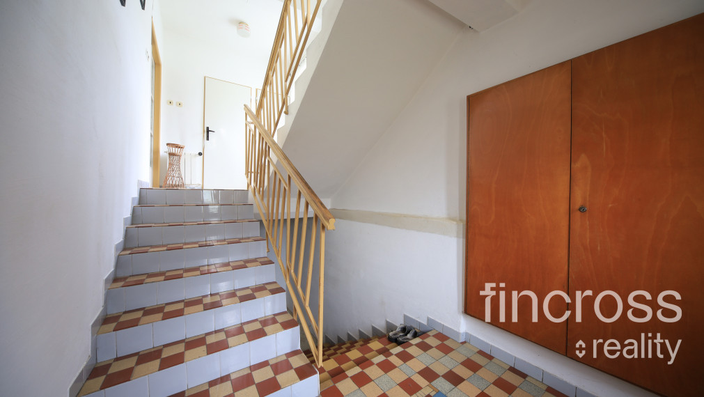 Priestranný rodinný dom s veľkým pozemkom v lukratívnej časti Dubnice nad Váhom – Palárikova ulica