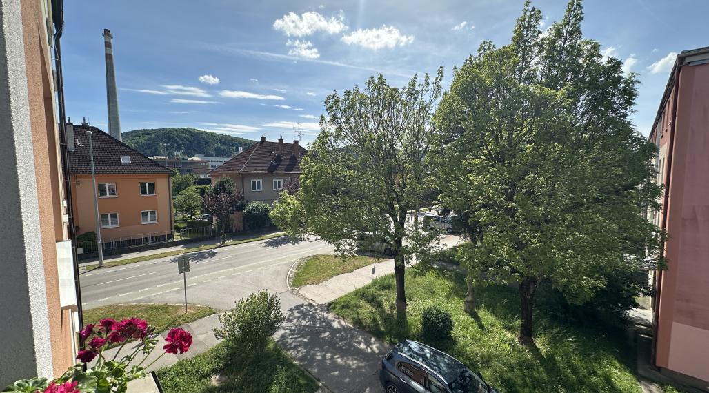 PREDANÝ - 4 izbový byt na predaj v exkluzívnej lokalite Trenčína - Hodžova ulica