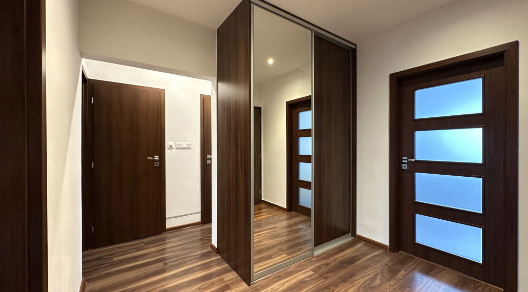 PREDANÝ - EXKLUZÍVNE - Slnečný a štýlový 3-izbový byt po kompletnej rekonštrukcii v Považskej Bystrici!