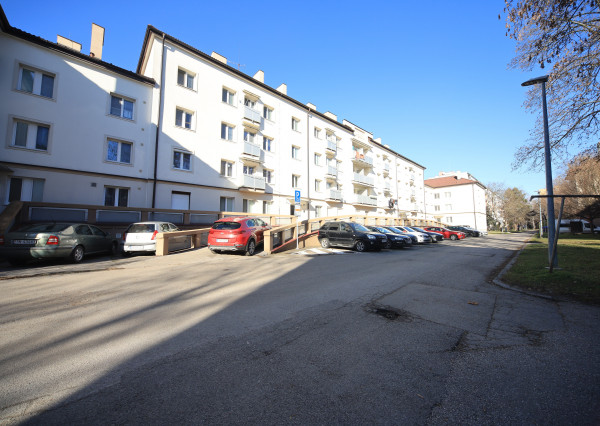 REZERVOVANÝ - Výnimočný 3-izbový byt po rekonštrukcii v top lokalite Trenčína – Ulica 28. októbra